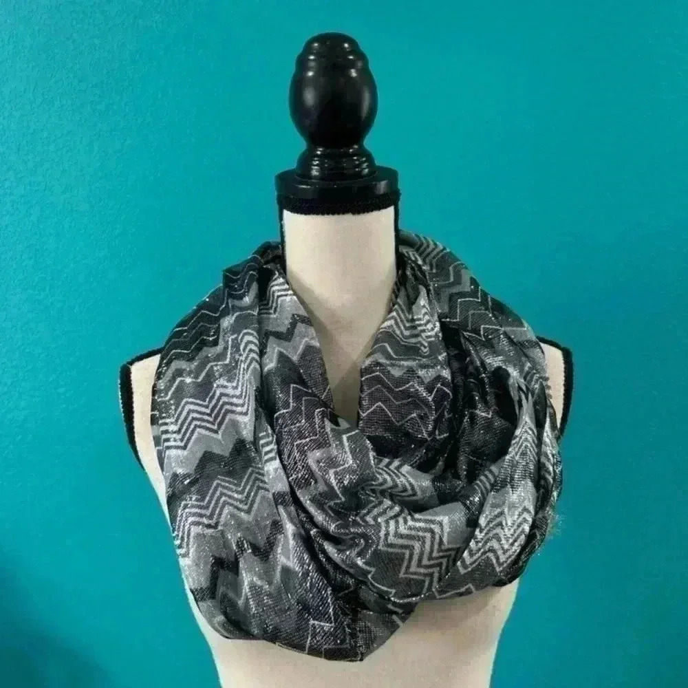 Pattern silver infinity scarf